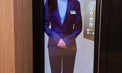 「嶺‧樂活」引入一系列智能科技，包括「人工智能接待員」。